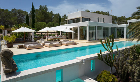 10 Reasons to Book Your Villa in Advance