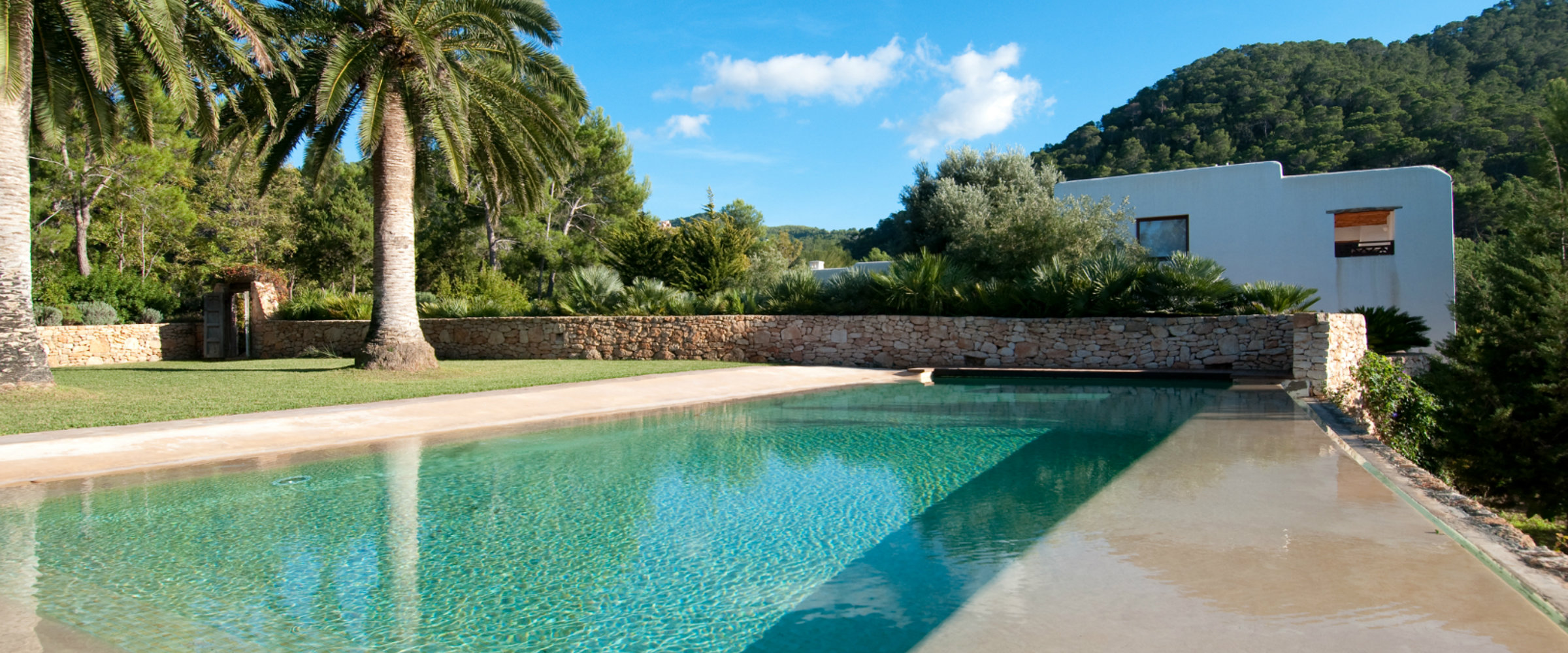 Villa Samiya Ibiza (17)-w1925-h1080.jpg
