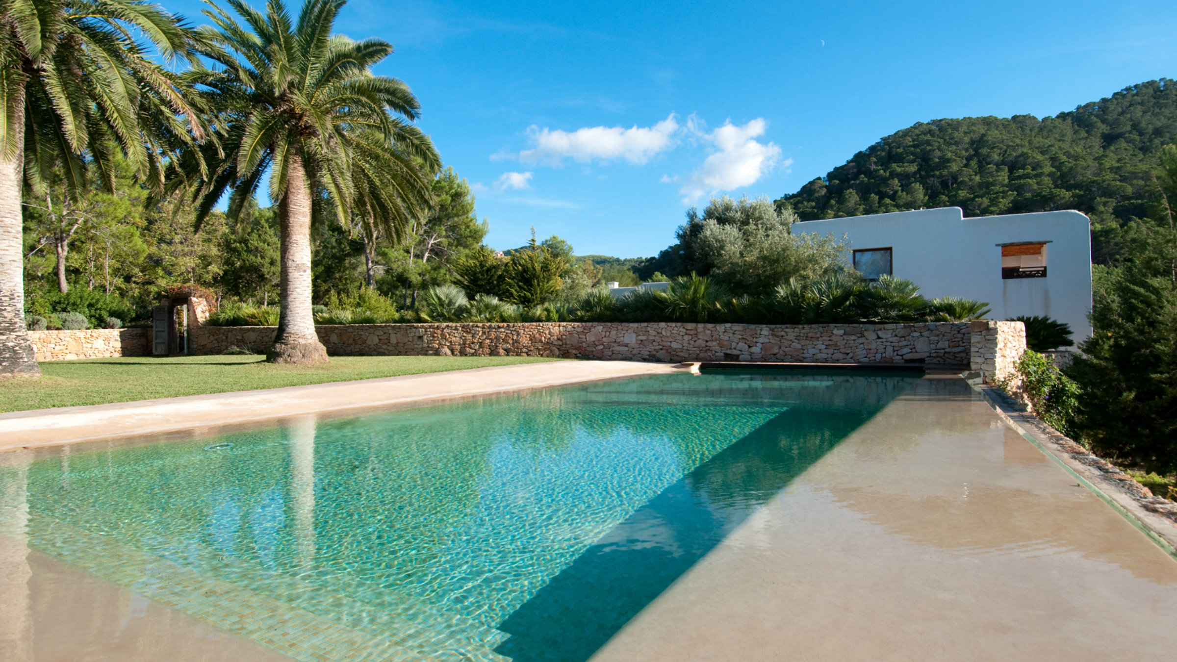 Villa Samiya Ibiza (17)-w1925-h1080.jpg