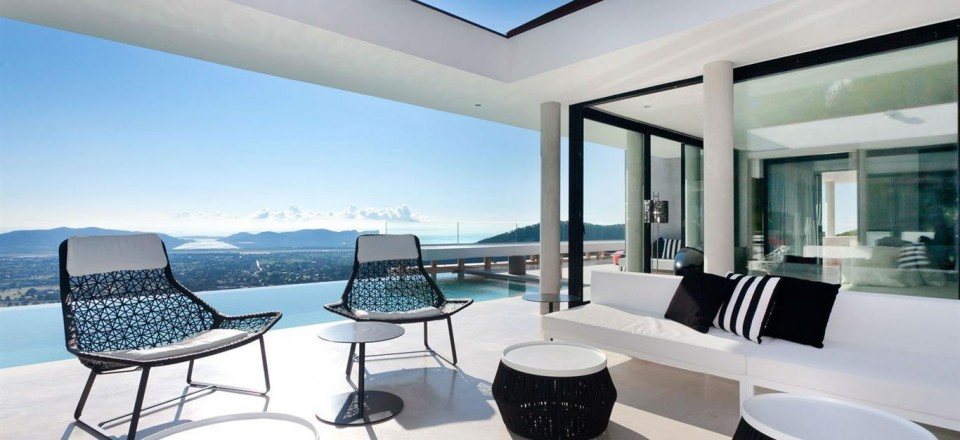 The Villa Aesthetic: Finca or Modern?