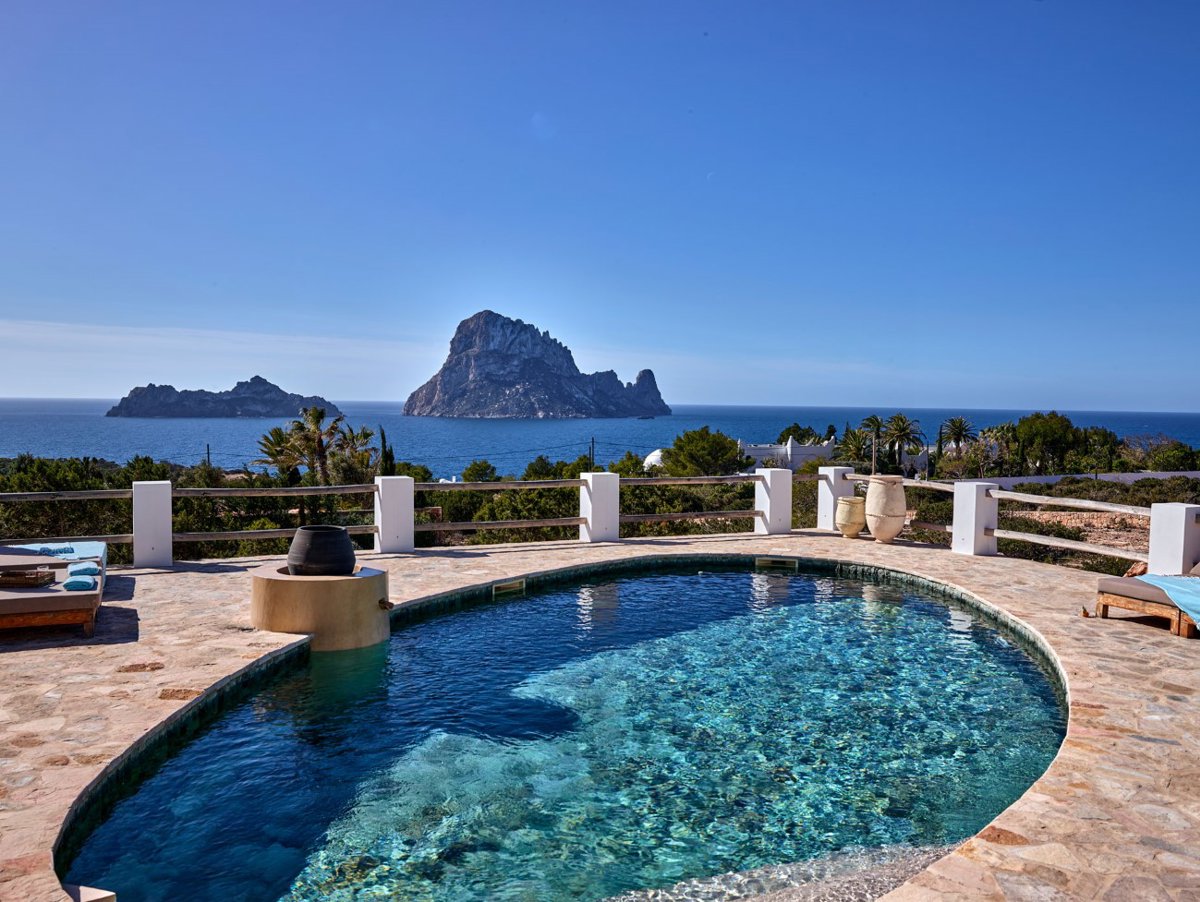 Es Vedra Ibiza: How to Get There and What to See