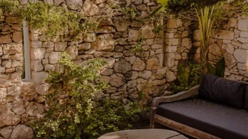 Master Bedroom 1 En Suite Bathroom Living Space Has Its Own Patio