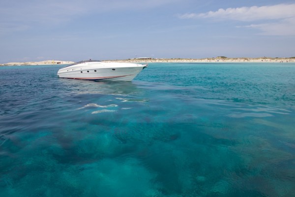 Cherokee 60 Boat